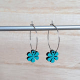 Daisy flower hoop earrings - turquoise