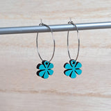 Daisy flower hoop earrings - turquoise